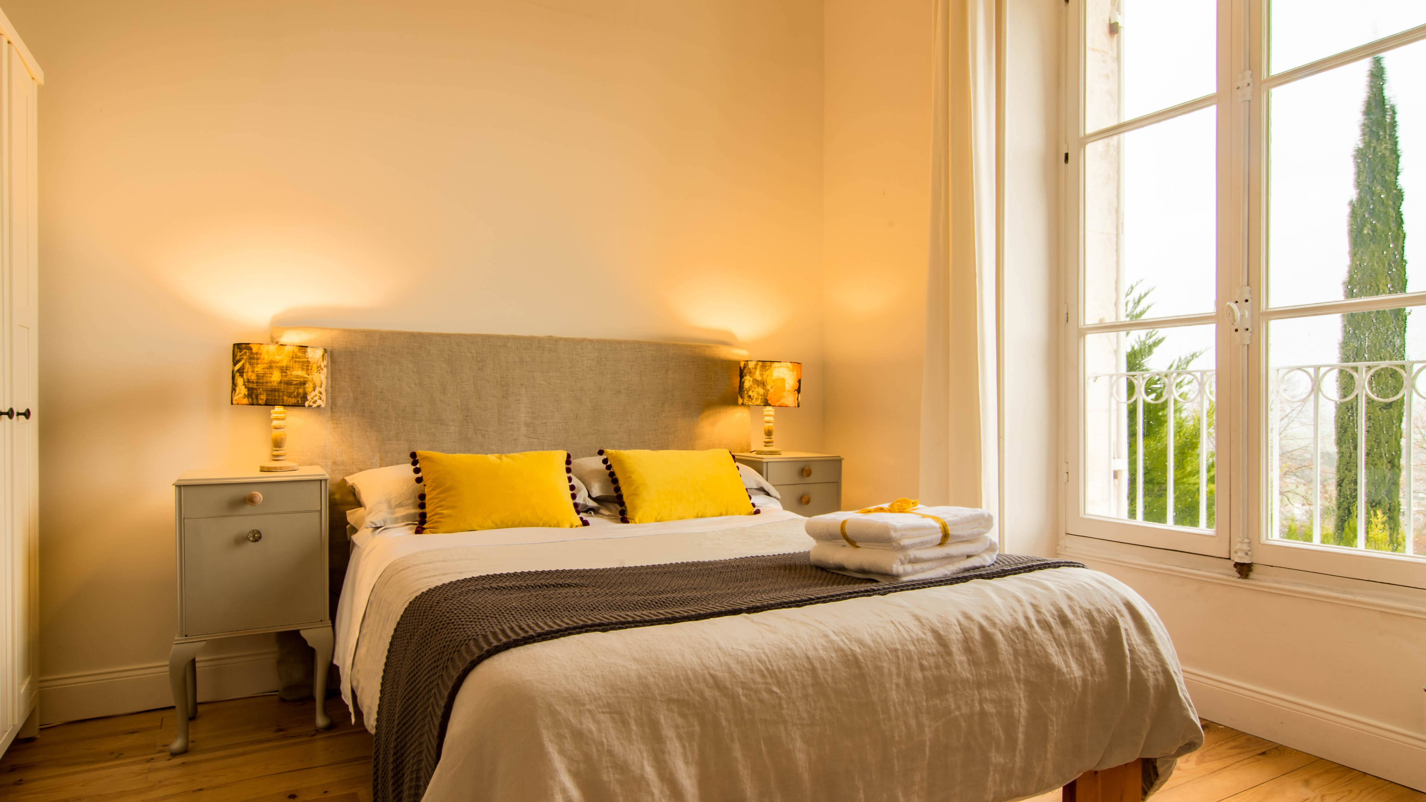 The Orangerie TV screen (5)-2.jpg